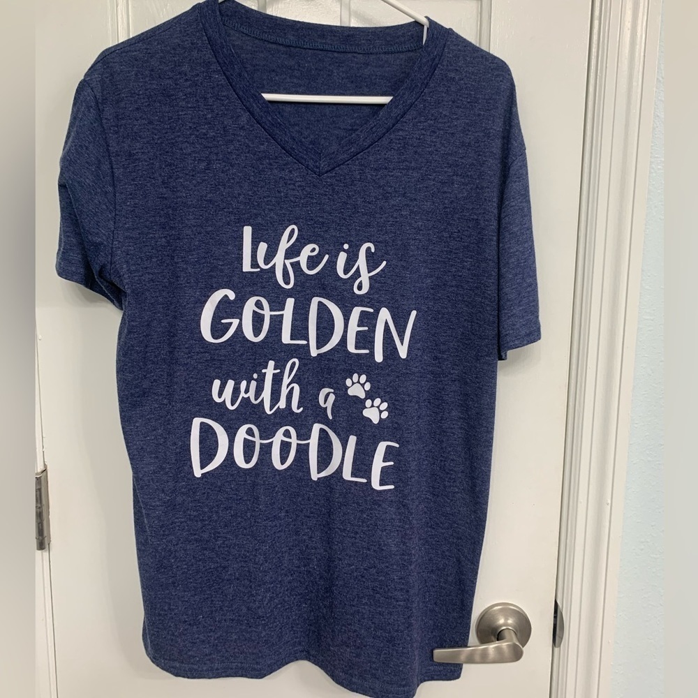 🎉Life is Golden with a Doodle tee shirt, size Large. Golden Doodle lover